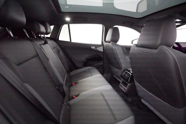 2023 Volkswagen ID.4 — photo 4 of 21