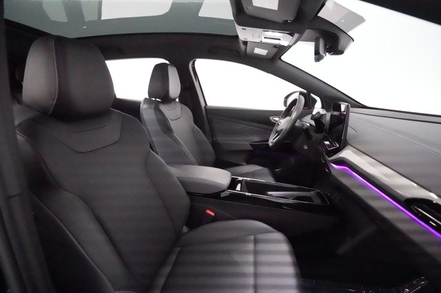 2023 Volkswagen ID.4 — photo 19 of 21