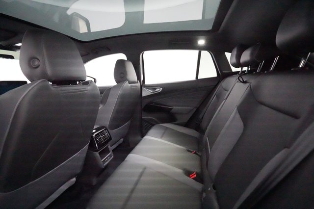 2023 Volkswagen ID.4 — photo 20 of 21