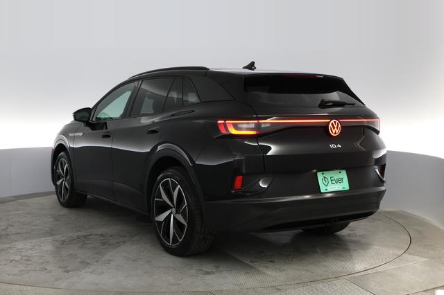 2023 Volkswagen ID.4 — photo 10 of 21