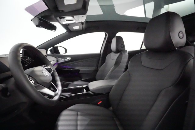2023 Volkswagen ID.4 — photo 3 of 21