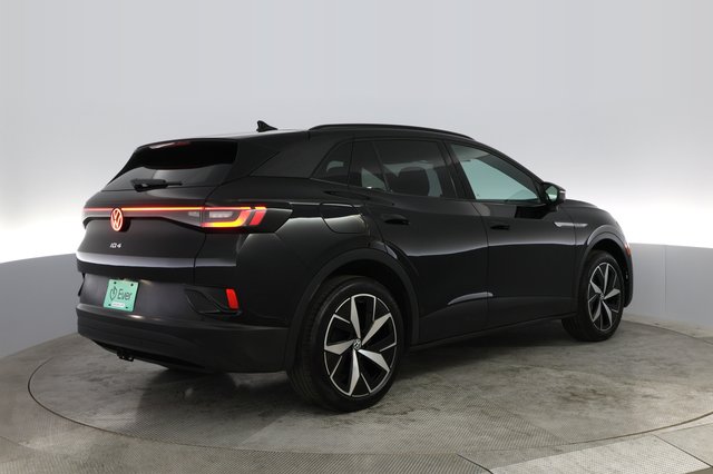 2023 Volkswagen ID.4 — photo 2 of 21
