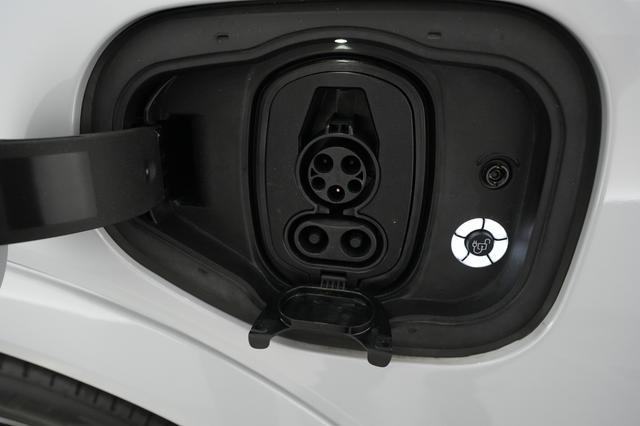 2022 Ford Mustang Mach-E — photo 8 of 24