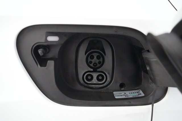 2023 Volkswagen ID.4 — photo 8 of 20