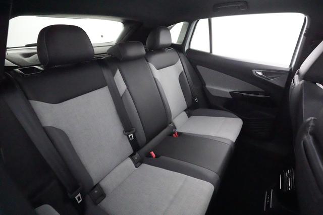 2023 Volkswagen ID.4 — photo 4 of 20
