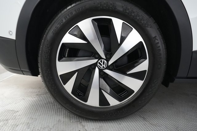 2023 Volkswagen ID.4 — photo 15 of 20