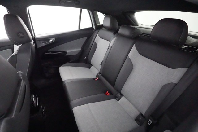 2023 Volkswagen ID.4 — photo 19 of 20
