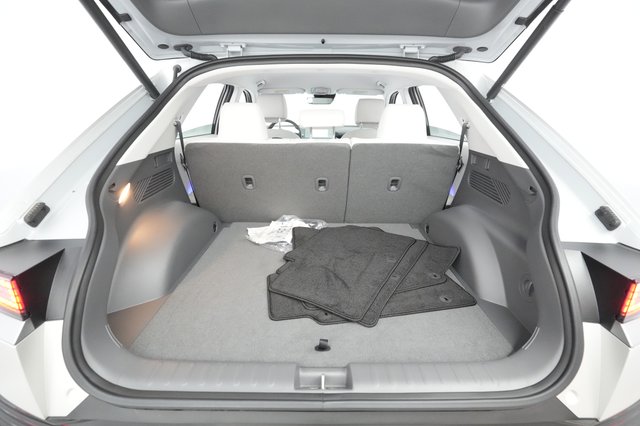 2023 Hyundai IONIQ 5 — photo 6 of 25