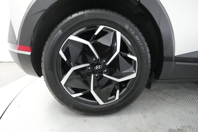 2023 Hyundai IONIQ 5 — photo 17 of 25