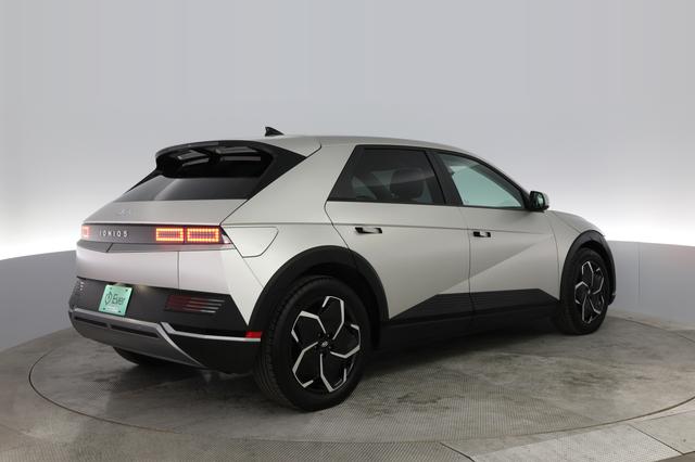 2023 Hyundai IONIQ 5 — photo 2 of 25