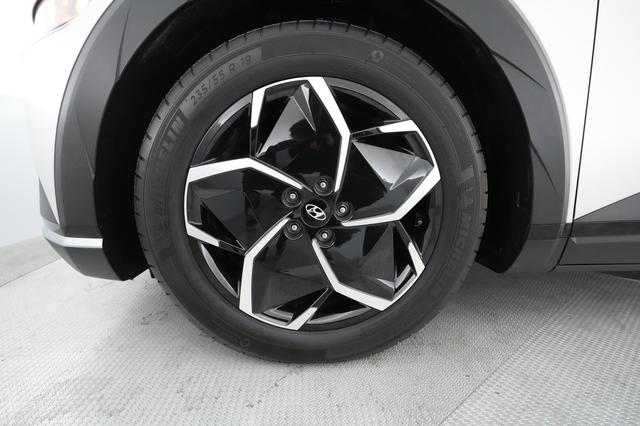 2023 Hyundai IONIQ 5 — photo 7 of 25