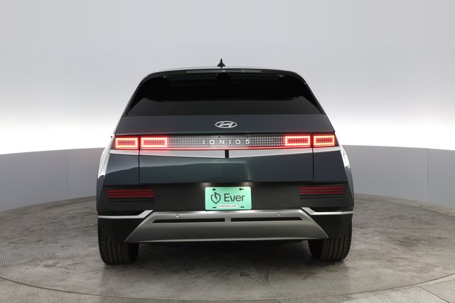 2022 Hyundai IONIQ 5 — photo 8 of 22