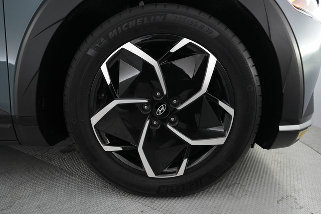 2022 Hyundai IONIQ 5 — photo 13 of 22
