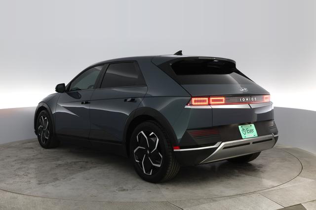 2022 Hyundai IONIQ 5 — photo 9 of 22