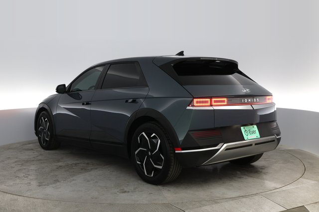 2022 Hyundai IONIQ 5 — photo 9 of 22