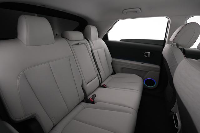2022 Hyundai IONIQ 5 — photo 3 of 22