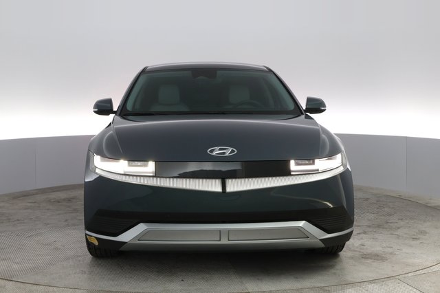 2022 Hyundai IONIQ 5 — photo 5 of 22