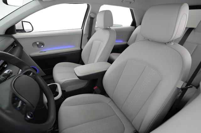 2023 Hyundai IONIQ 5 — photo 2 of 21