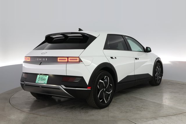 2023 Hyundai IONIQ 5 — photo 3 of 21