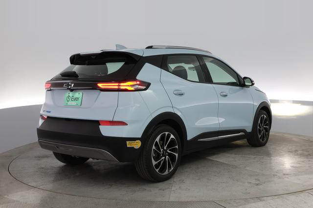2022 Chevrolet Bolt EUV — photo 2 of 20