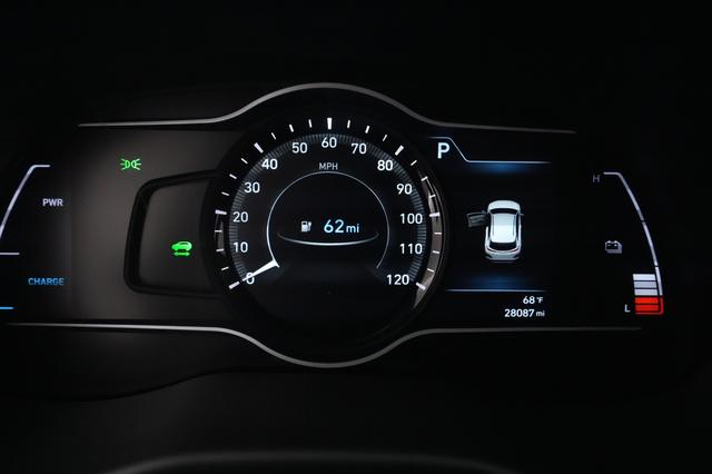 2021 Hyundai Kona — photo 4 of 21