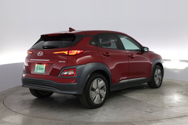 2021 Hyundai Kona — photo 2 of 21