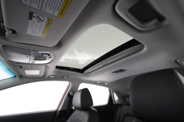2021 Hyundai Kona — photo 18 of 21