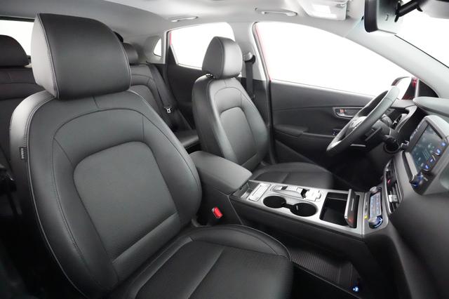 2021 Hyundai Kona — photo 3 of 21