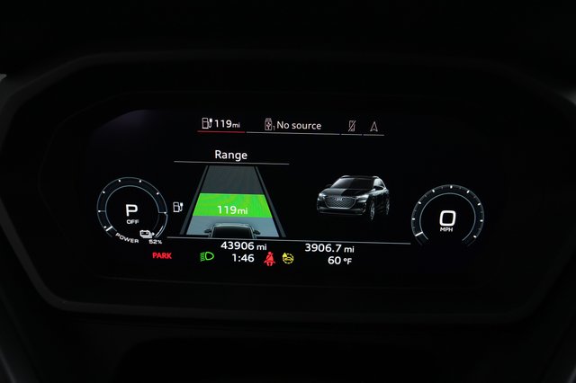 2023 Audi Q4 e-tron — photo 5 of 20
