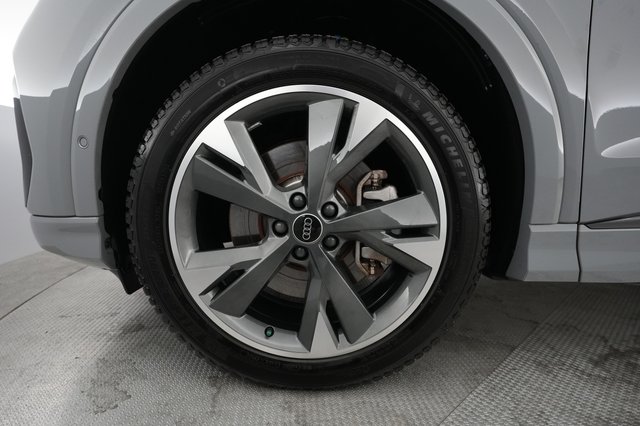 2023 Audi Q4 e-tron — photo 7 of 20