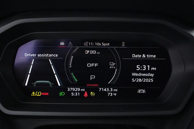 2022 Audi Q4 e-tron — photo 5 of 21