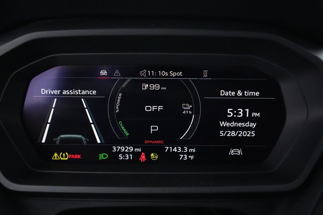 2022 Audi Q4 e-tron — photo 5 of 21