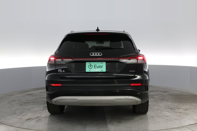 2022 Audi Q4 e-tron — photo 12 of 21
