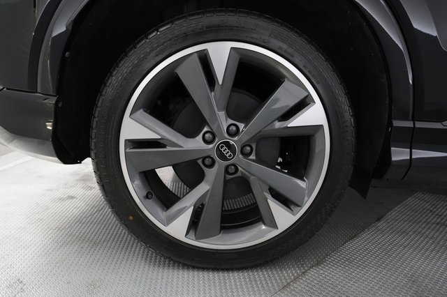 2022 Audi Q4 e-tron — photo 16 of 21
