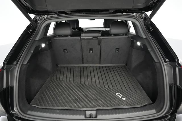 2022 Audi Q4 e-tron — photo 6 of 21