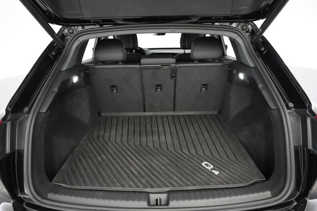 2022 Audi Q4 e-tron — photo 6 of 21