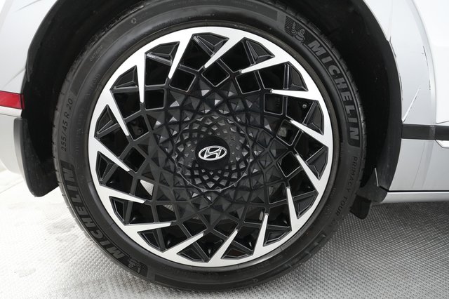 2022 Hyundai IONIQ 5 — photo 17 of 22