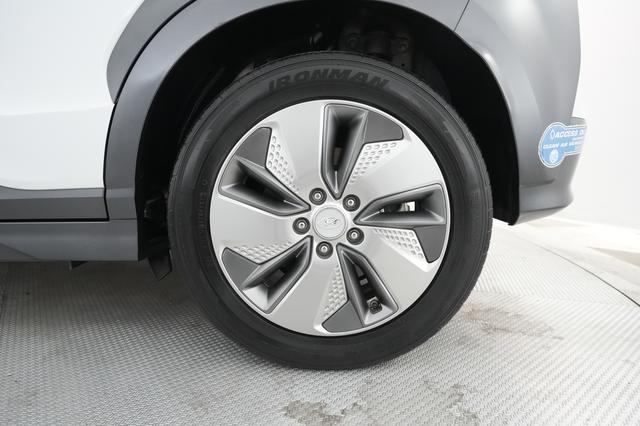 2020 Hyundai Kona — photo 7 of 21