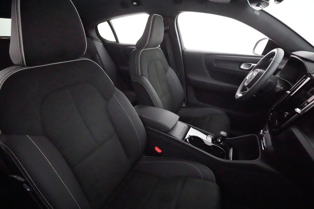 2023 Volvo C40 Recharge — photo 14 of 22