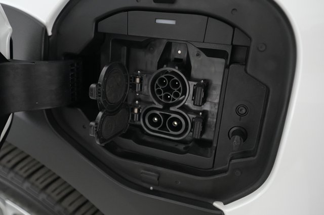 2023 Subaru Solterra — photo 8 of 20
