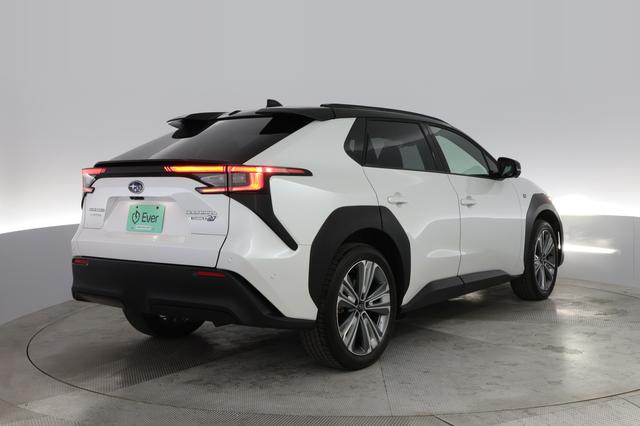 2023 Subaru Solterra — photo 2 of 20