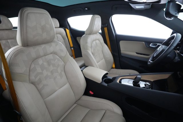 2022 Polestar 2 — photo 18 of 21