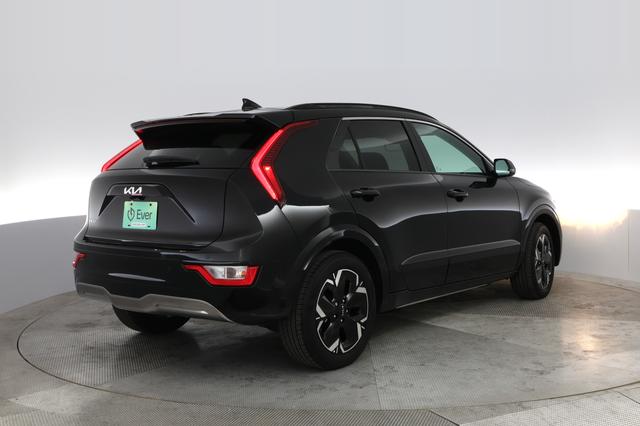 2024 Kia Niro EV — photo 2 of 21