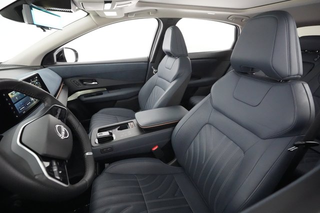 2023 Nissan Ariya — photo 2 of 20