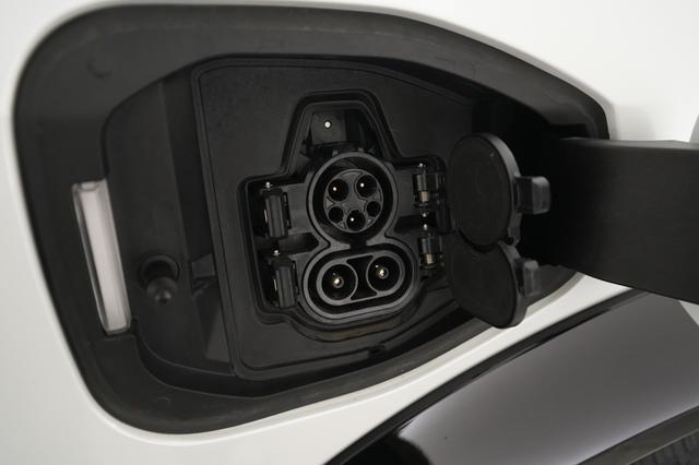2023 Nissan Ariya — photo 8 of 20