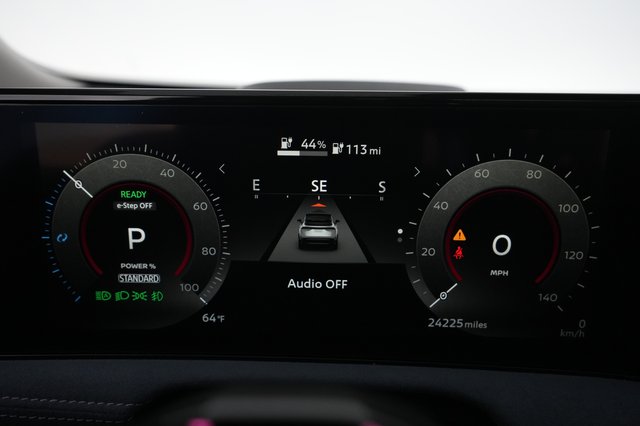 2023 Nissan Ariya — photo 5 of 19