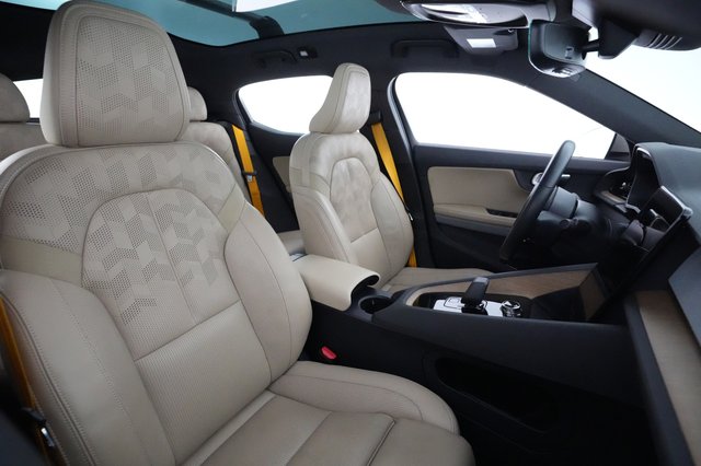 2022 Polestar 2 — photo 18 of 22