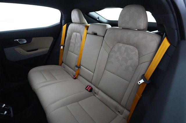 2022 Polestar 2 — photo 19 of 22