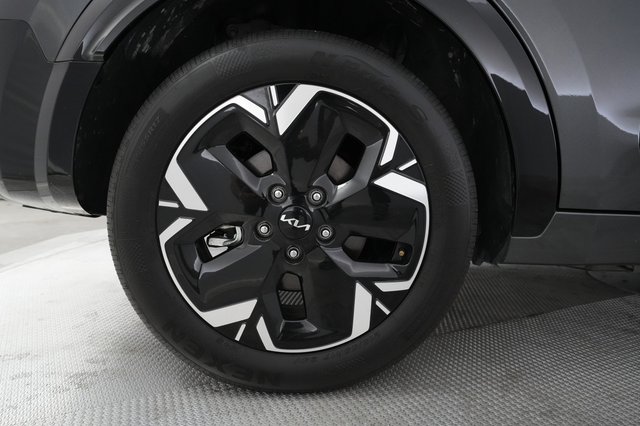 2024 Kia Niro EV — photo 16 of 23