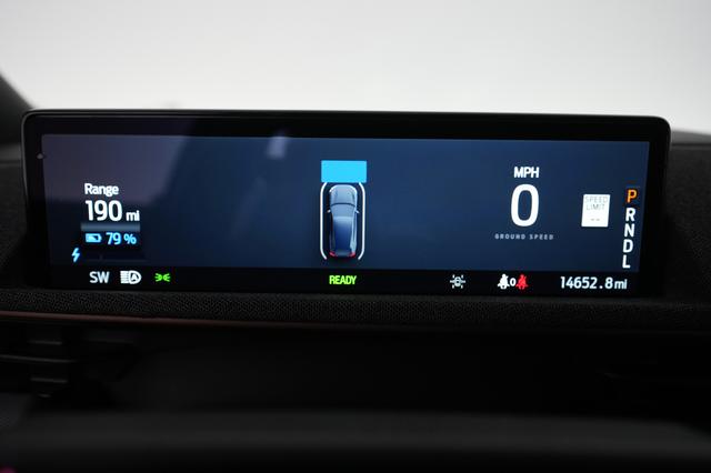 2022 Ford Mustang Mach-E — photo 5 of 21